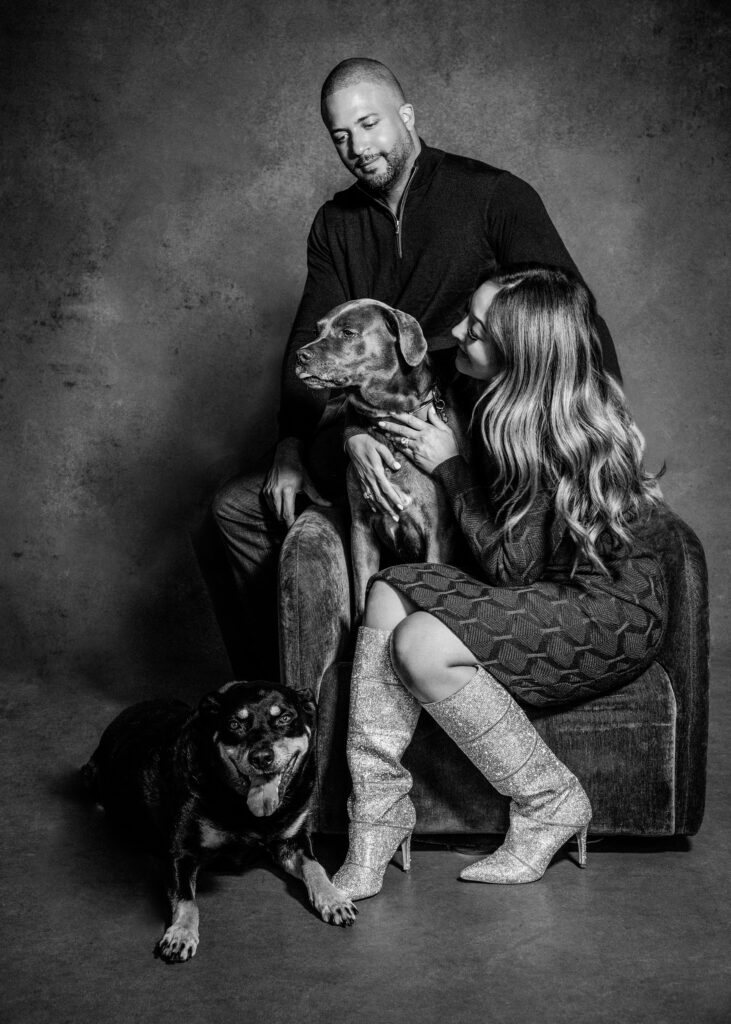 alt="black and white family photography by Portrait Club"